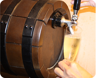 イタリア産樽生スパークリングワインの写真